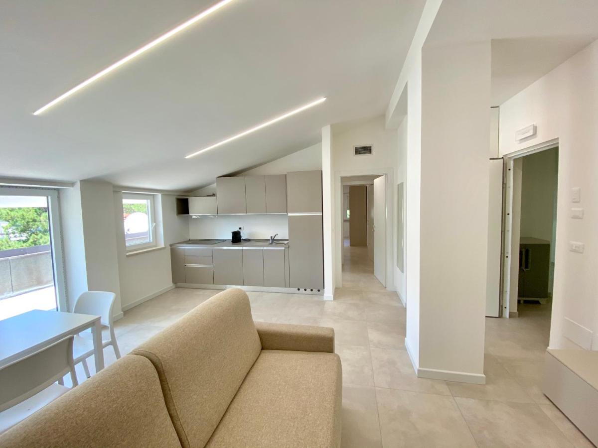 Em Apartments Lignano Sabbiadoro Eksteriør billede