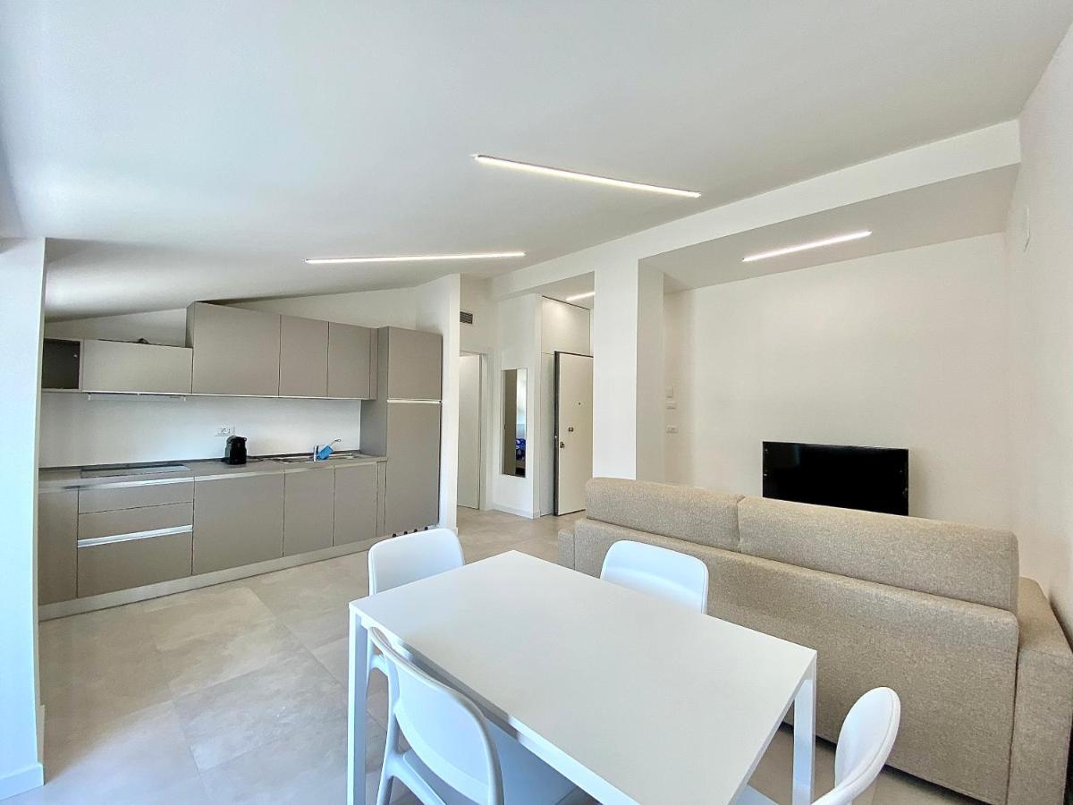 Em Apartments Lignano Sabbiadoro Eksteriør billede